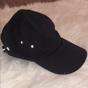 Lulu lemon hat, worn once!!